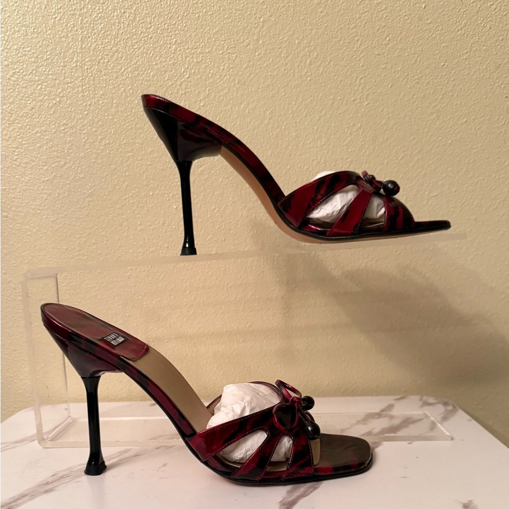 Stuart Weitzman Bauble Red Patent Mule Heel, EUC, Size 7-1/2
